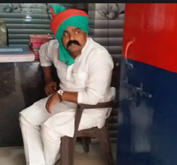 कानपुर: आचार संहिता का उल्लंघन करने पर हिरासत में सपा नेता