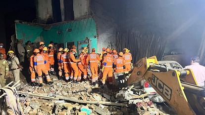 Oxygen Cylinder Blast two-storey house collapsed In bulandshahr up see photos