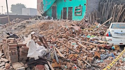 Oxygen Cylinder Blast two-storey house collapsed In bulandshahr up see photos