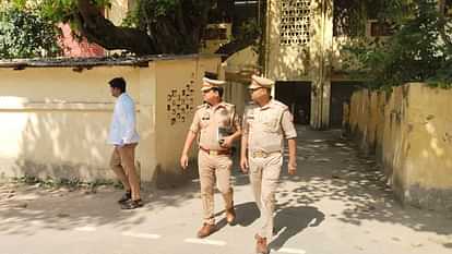 ADM law and order Surjeet Singh found dead in his room in Ayodhya.