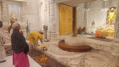 Ayodhya: राज्यपाल आनंदी बेन ने किए रामलला के दर्शन, आज कई कार्यक्रमों में लेंगी हिस्सा Ayodhya: Governor Anandi Ben had darshan of Ramlala