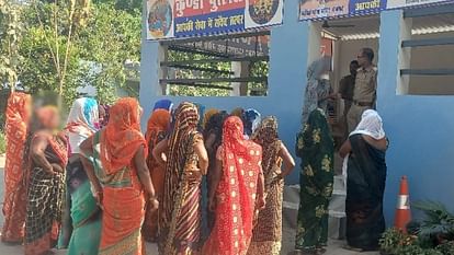 प्रतापगढ़ में बवाल: 'उसके शरीर पर अंडरगारमेंट नहीं थे और...', मां के आरोप पर भड़के लोग; पत्थरबाजी और लाठीचार्ज Pratapgarh Protest After Woman Dies Under Suspicious Circumstances Allegations Of Rape And Murder