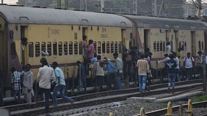 Flood in Jammu: Seven thousand people cancelled their tickets, eight trains passing through UP affected