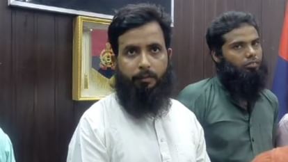 UP: बरेली में धर्मांतरण गिरोह के सरगना अब्दुल मजीद का पैनकार्ड निकला फर्जी, अब बैंकों से डाटा जुटाएगी पुलिस Conversion gang leader Abdul Majeed pan card turned out to be fake in Bareilly