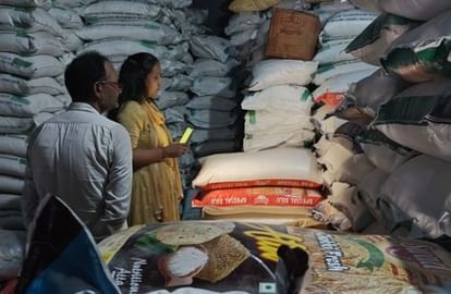 Unnao News: 1.07 लाख रुपये का बेसन और सोयाबीन का तेल सीज unnao news