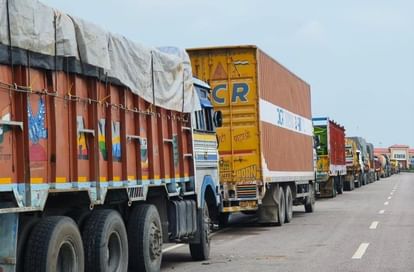 Nepal crisis: 251 Indians stranded in Nepal returned, so far 409 people had requested for help; borders are st