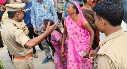 Unnao News: खेल रही बच्ची को कार ने रौंदा unnao news